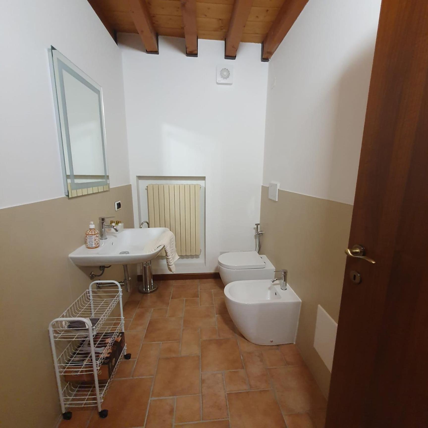 Gesuitirooms Sona Exteriér fotografie
